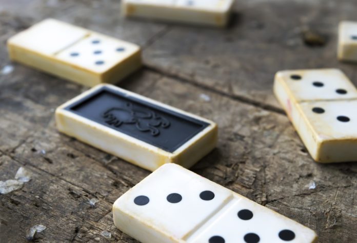 Domino Domino
