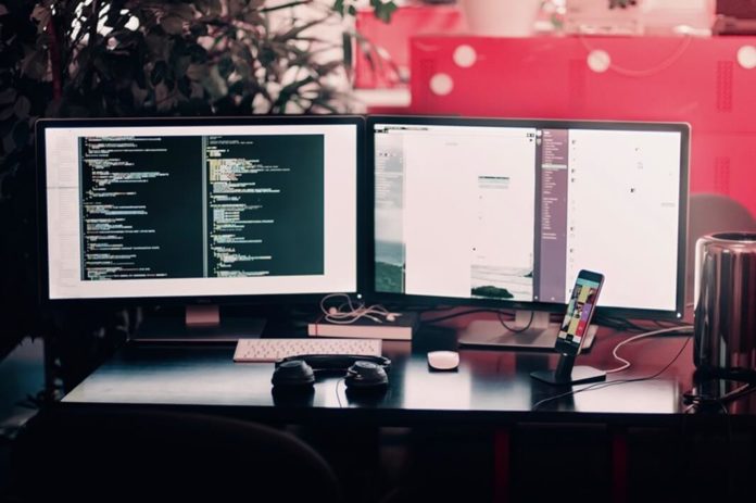 12-reasons-your-business-needs-a-blog-double-screen 12 Reasons Your Business Needs a Blog: Double Screen